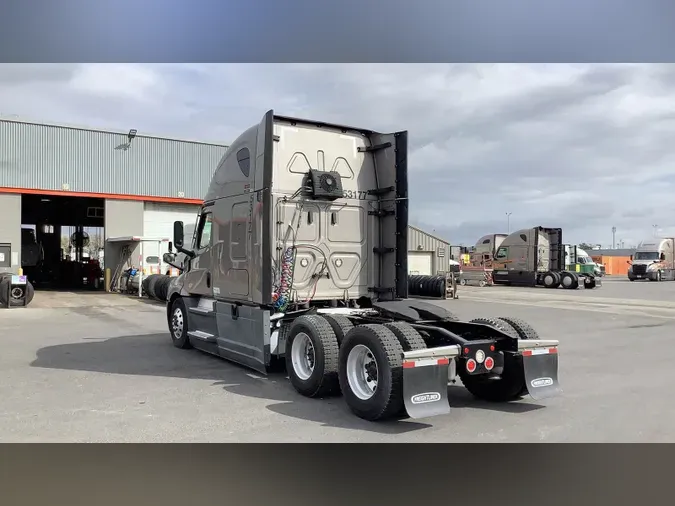 2022 Freightliner Cascadia 126