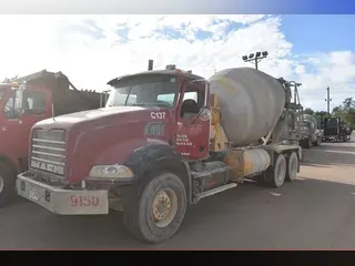 2009 MACK GRANITE GU813