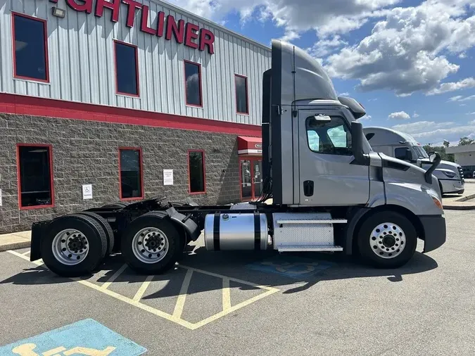 2022 Freightliner Cascadia 116