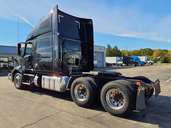 2019 VOLVO VNL64T-760