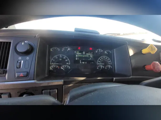 2019 Volvo VNL 740