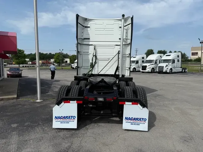 2020 VOLVO VNL64T760