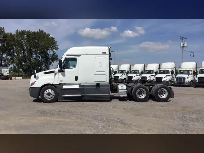 2022 Freightliner Cascadia 126