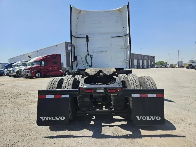 2023 VOLVO VNL64T860