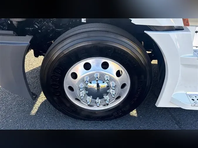 2020 FREIGHTLINER CA126