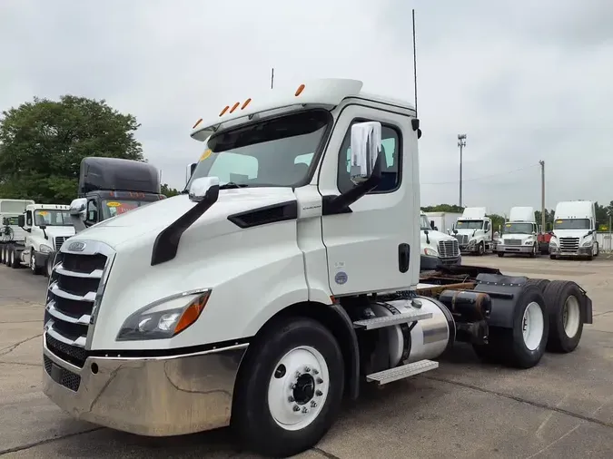 2020 FREIGHTLINER/MERCEDES NEW CASCADIA 116ecef29b746221944795f7d94e6749a74