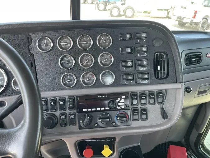 2015 Peterbilt 389
