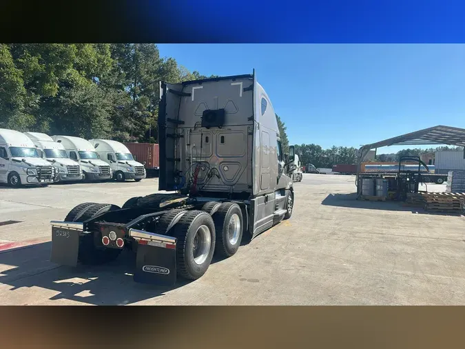 2022 Freightliner Cascadia 126