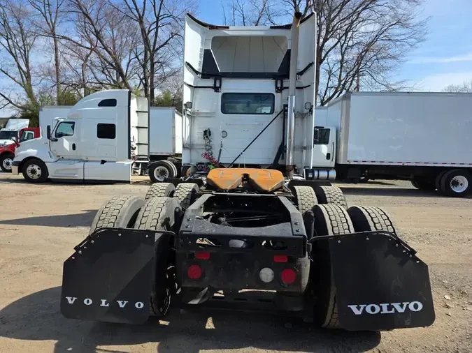 2019 VOLVO VNL64T-300