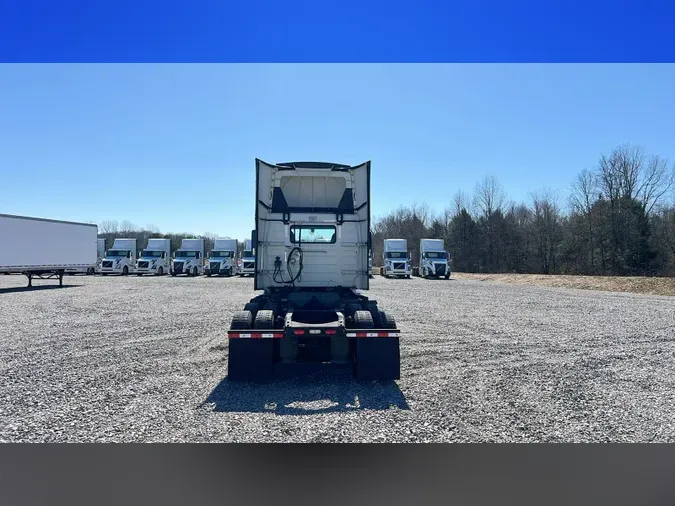 2018 Volvo VNL300