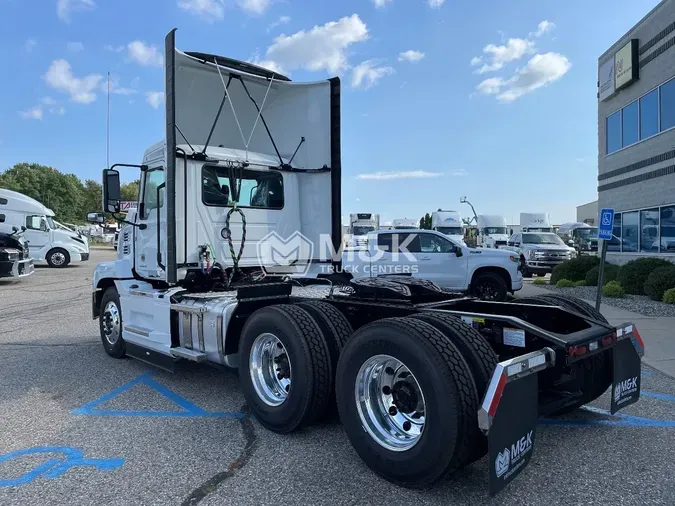 2025 MACK AN64T