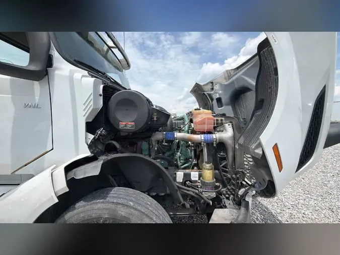 2020 Volvo VNL300