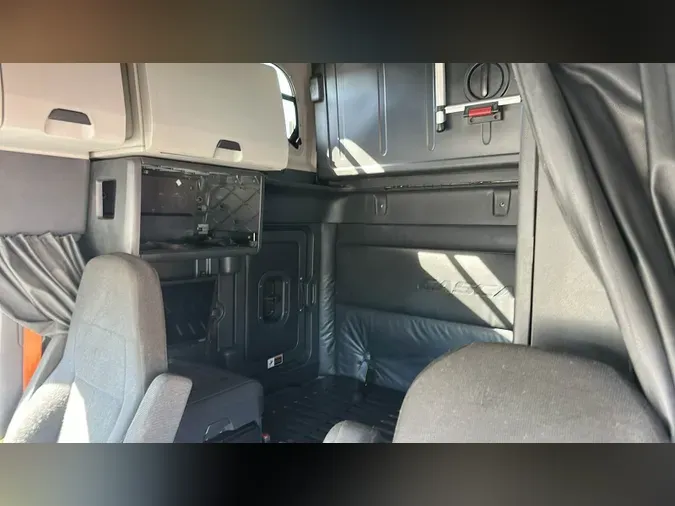 2023 Freightliner Cascadia 126