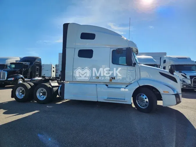 2020 VOLVO VNL64T760