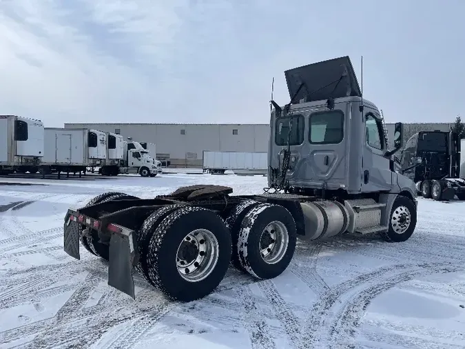 2018 Freightliner T12664ST