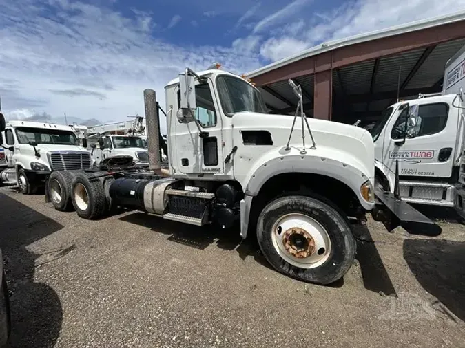 2012 MACK GRANITE GU713