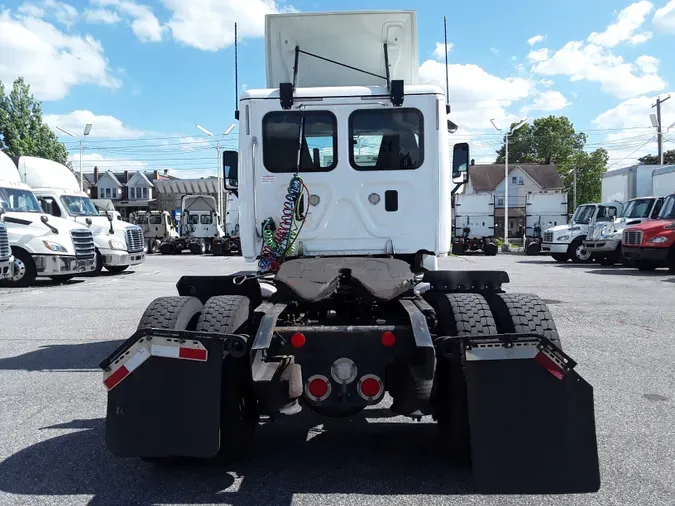 2016 FREIGHTLINER/MERCEDES CASCADIA 125