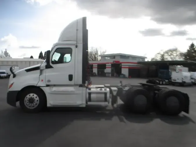 2020 FREIGHTLINER/MERCEDES NEW CASCADIA PX12664