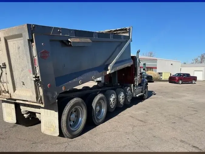 2022 Western Star 49X 36" Trench-Style Low Roof