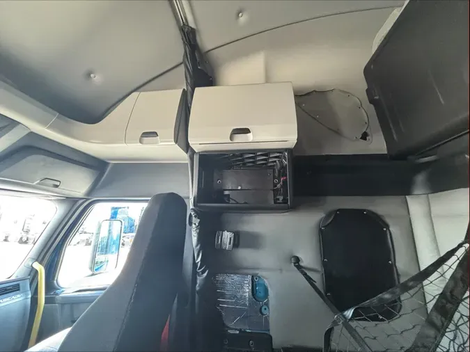 2021 Freightliner Cascadia 126