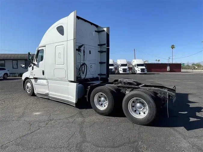 2020 FREIGHTLINER CA126