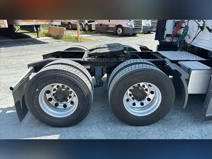 2023 Freightliner Cascadia 126ed1ae4d88c083689a2f1a28847314b93