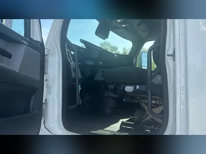 2020 FREIGHTLINER CA126