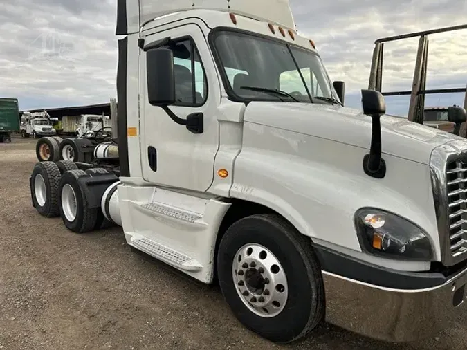 2017 FREIGHTLINER CASCADIA 125