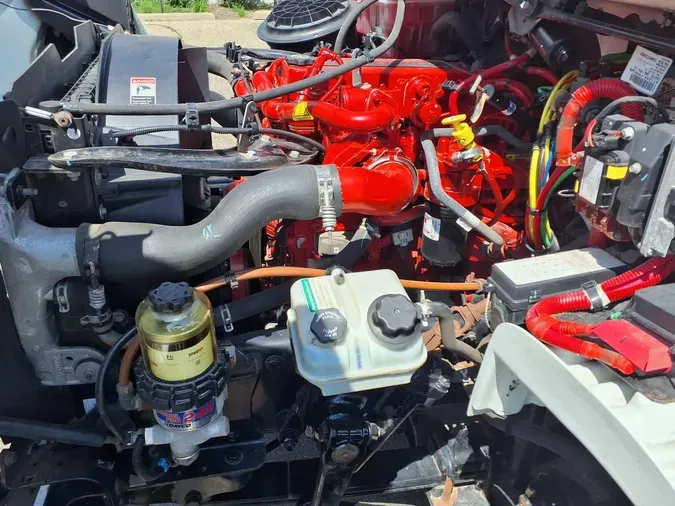 2019 FREIGHTLINER M2 106