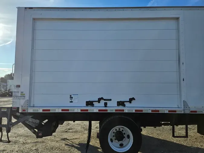 2019 FREIGHTLINER/MERCEDES M2 106