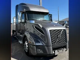 2020 VOLVO VNL760