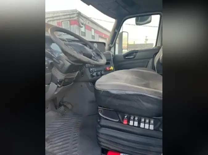 2019 NAVISTAR INTERNATIONAL RH613 DAYCAB T/A