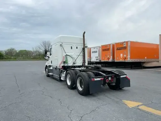 2020 Freightliner Cascadia