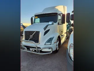 2019 VOLVO VNR64T-640