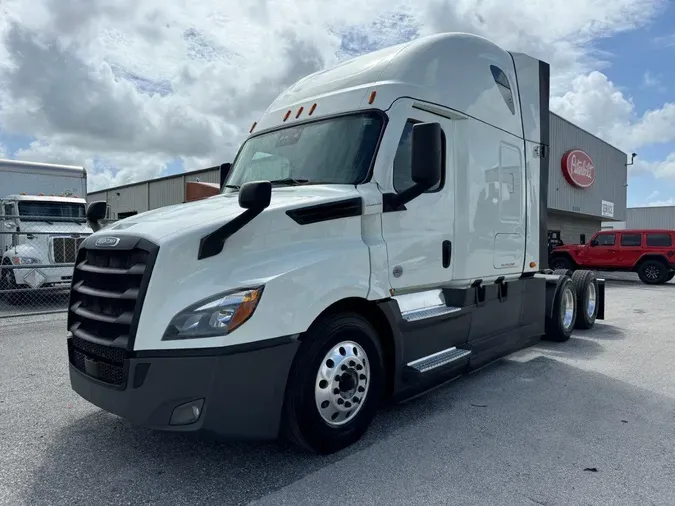 2020 Freightliner Cascadia