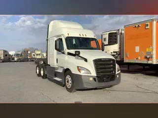 2021 Freightliner Cascadia 126