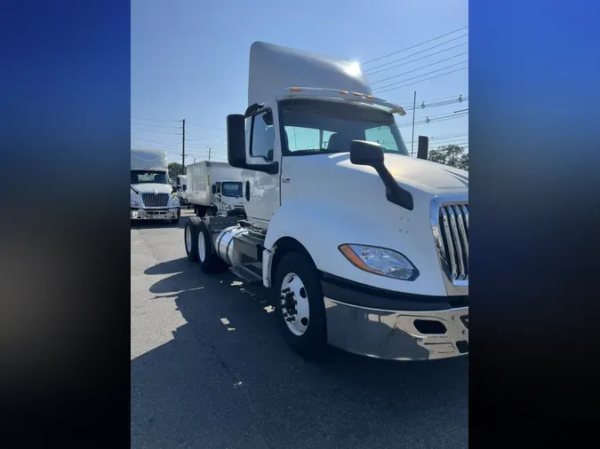 2019 NAVISTAR INTERNATIONAL LT625 DAYCAB T/A