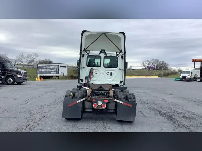 2020 Freightliner Cascadia 126ed2df87fe1fb9aba1aa0f9cb18f20111