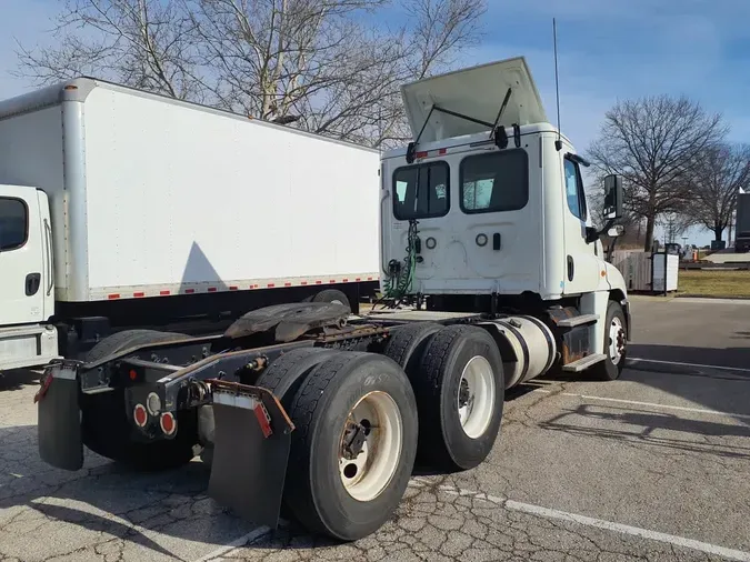2018 FREIGHTLINER/MERCEDES CASCADIA 125