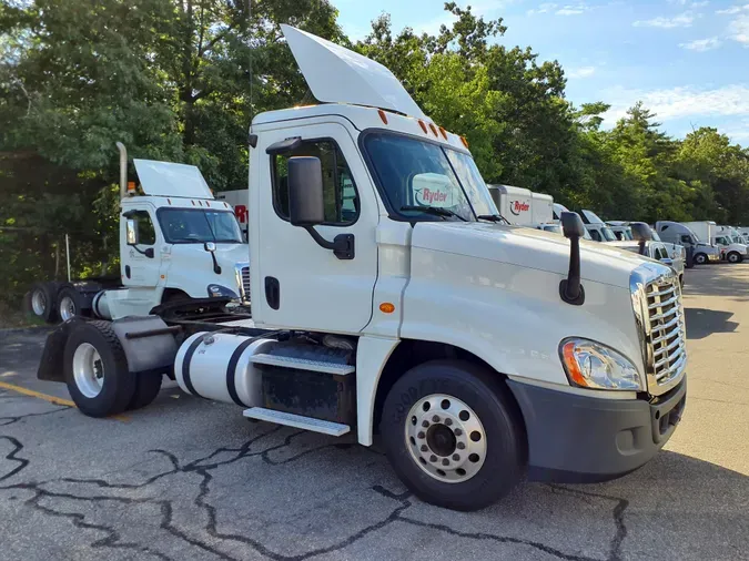 2016 FREIGHTLINER/MERCEDES CASCADIA 125