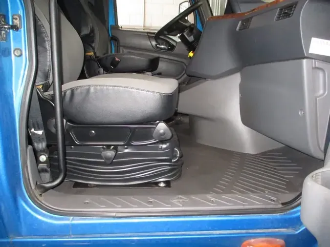 2021 NAVISTAR INTERNATIONAL LT625 SLPR CAB