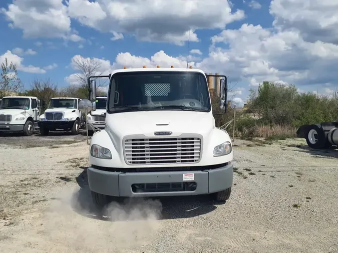 2017 FREIGHTLINER/MERCEDES M2 106