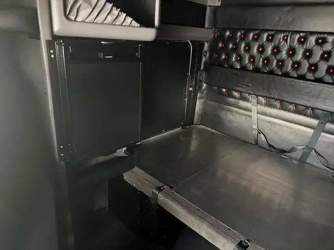 2024 Kenworth W900ed378d4c85372d3e2bf654f622bc8fda