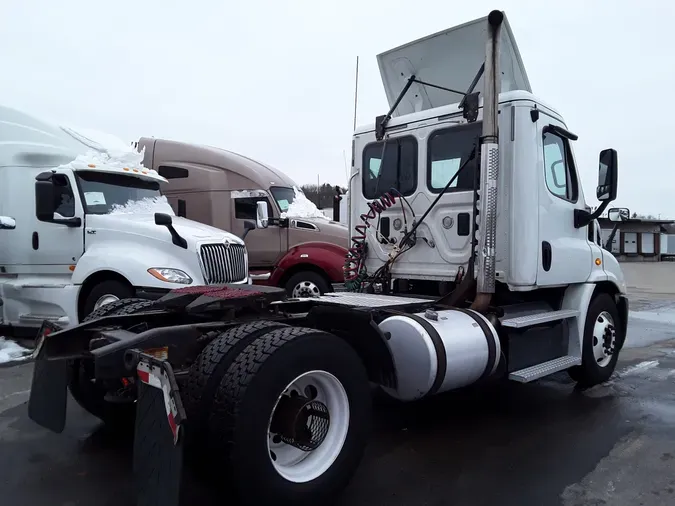 2015 FREIGHTLINER/MERCEDES CASCADIA 113