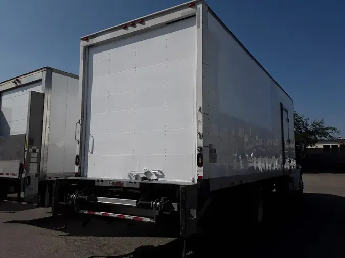 2018 FREIGHTLINER M2 106