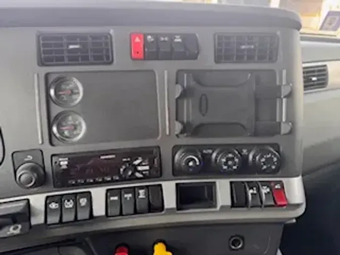 2020 KENWORTH T880