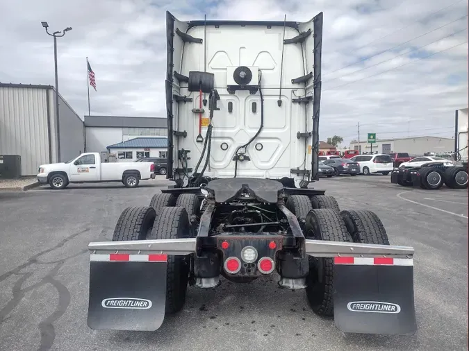 2020 Freightliner Cascadia