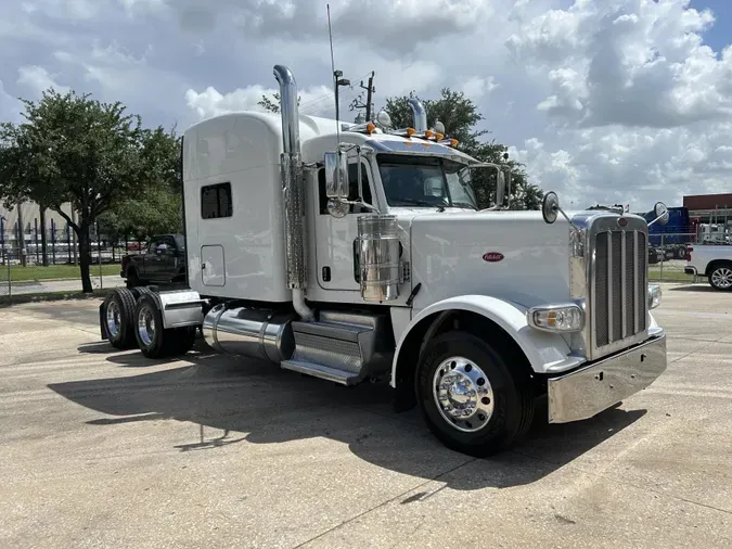 2022 Peterbilt 389