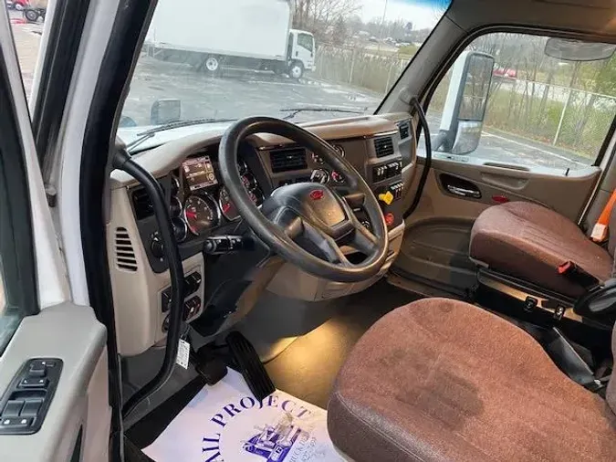 2022 Peterbilt 579