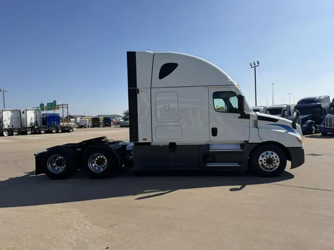2022 Freightliner Cascadia
